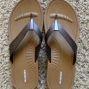 Okabashi Brown Sandal With Dark Brown Strap